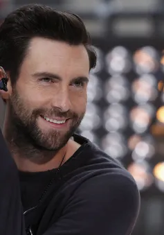 Adam Levine “bó tay” trước việc chăm sóc con gái