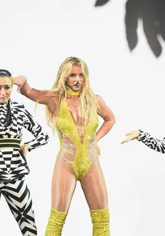 Britney Spears bị chỉ trích hát nhép tại MTV VMAs 2016