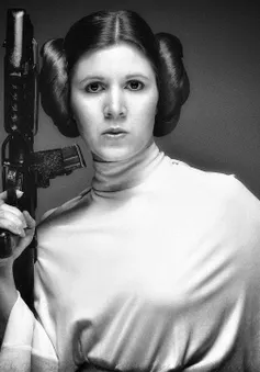 Nhìn lại những hình ảnh đẹp của Carrie Fisher trong Star Wars