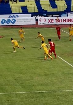 VIDEO V.LEAGUE 2016: Ivan Firer dứt điểm kỹ thuật tung lưới đội bóng cũ!