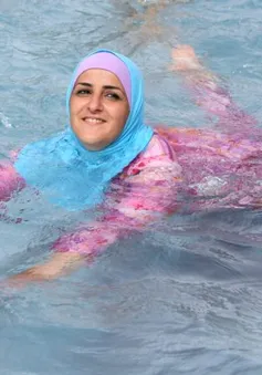 Burkini có gì mà Pháp cấm đoán dữ dội?