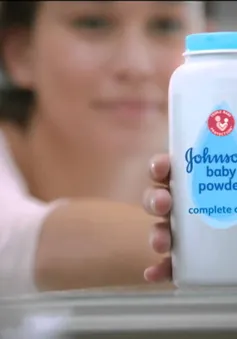 Johnson & Johnson phải bồi thường hơn 70 triệu USD vì phấn rôm nghi gây ung thư