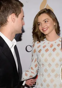 Thiên thần Miranda Kerr nhận lời cầu hôn của “phi công” tỷ phú