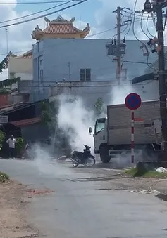 Nhà máy nước đá xì khí amoniac, nhiều người tháo chạy