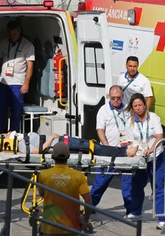 Olympic 2016: Máy quay cỡ lớn rơi từ trên cao xuống, 7 người bị thương