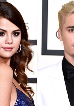 Justin Bieber và Selena Gomez thẳng mặt đấu đá nhau