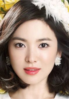 Song Hye Kyo dẫn đầu Top 10 Nữ thần làng giải trí châu Á