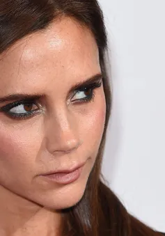 “Bật mí” lý do Victoria Beckham nói lời chia tay với giày cao gót