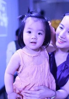 MC Trang Moon dịu dàng hơn sau khi sinh con