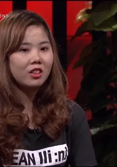 Nghị lực phi thường của cô gái có đôi chân khuyết tật
