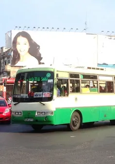 TP.HCM đề xuất cho xe bus chạy vào đường xe máy giờ cao điểm