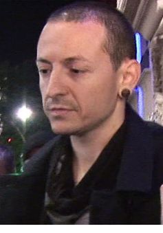 Chester Bennington mua nhà mới trước khi treo cổ tự vẫn