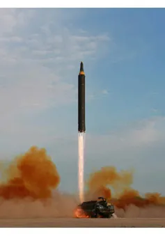 Triều Tiên công bố video phóng tên lửa qua Nhật Bản lần hai