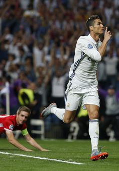 Lập hat-trick vào lưới Bayern Munich, Ronaldo chính thức chạm cột mốc 100 bàn tại Champions League