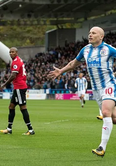 VIDEO Huddersfield 2-1 Man Utd: "Động đất" ở Premier League