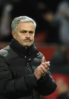 Fan Man Utd "đoán già đoán non" về hình xăm mới của Jose Mourinho