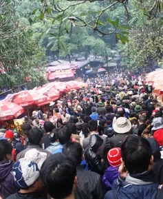 Chưa vào hội, du khách đã nườm nượp trẩy hội chùa Hương