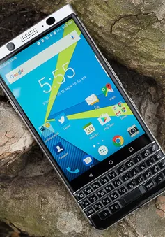 BlackBerry KeyOne “cháy hàng” trong ngày lên kệ đầu tiên