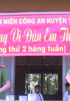 Trà Vinh: Công an huyện Trà Cú tổ chức bữa sáng cho học trò nghèo