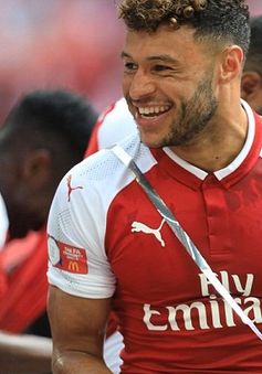 Chelsea đạt thoả thuận chiêu mộ Oxlade Chamberlain