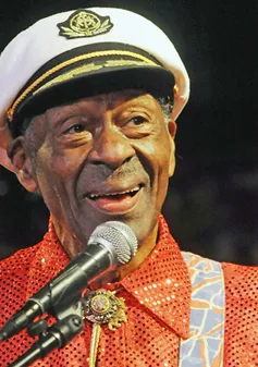 Huyền thoại nhạc Rock and Roll Chuck Berry qua đời