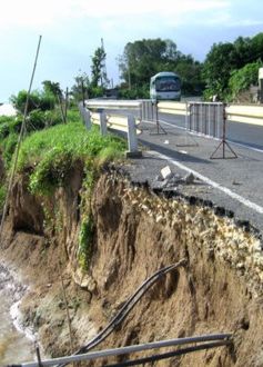 Báo động tình trạng sạt lở bờ sông ở ĐBSCL