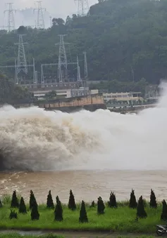 Đóng 1 cửa xả đáy hồ thủy điện Tuyên Quang vào 17h