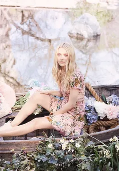 Dakota Fanning đẹp mơ mộng trong chiến dịch của Jimmy Choo Spring 2017