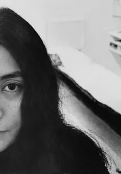 Yoko Ono làm phim về chuyện tình với John Lennon