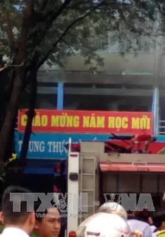 Cháy trường học, hàng trăm học sinh phải di tản ra ngoài