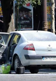 Pháp: Tìm thấy nhiều loại súng tại nhà riêng kẻ đâm xe ở Champs Elysees