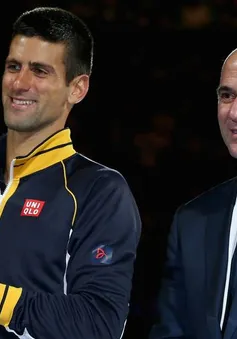 Novak Djokovic không cam kết gắn bó lâu dài với Andre Agassi