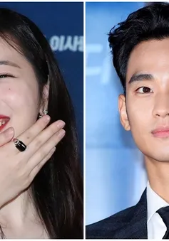 Sulli khoe dáng nuột, cười "thả ga" bên Kim Soo Hyun