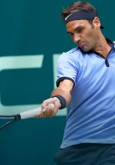 Tứ kết Gerry Weber 2017: Roger Federer thắng chóng vánh ĐKVĐ giải Florian Mayer