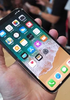 Tin buồn dồn dập đến với những người muốn sở hữu iPhone X