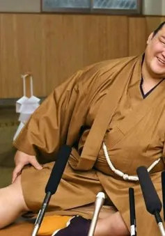 Nhật Bản có nhà vô địch sumo đầu tiên sau gần 2 thập kỷ