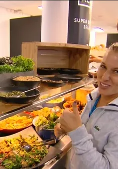 Cùng Dominika Cibulkova khám phá căng tin tại Australia mở rộng 2017