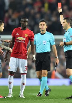 Lập “kỳ tích” ở Europa League, Man Utd vẫn lo ngay ngáy