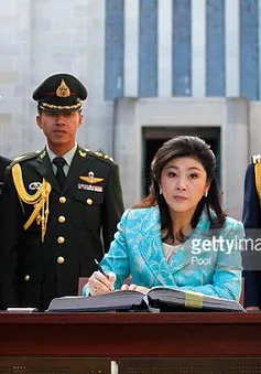 Thái Lan xem xét thu hồi hộ chiếu của bà Yingluck