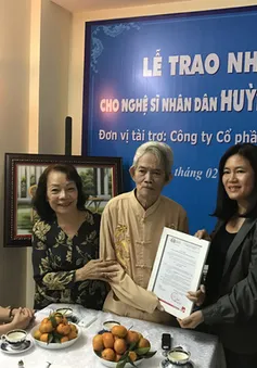 TP.HCM: Trao tặng nhà cho NSND Huỳnh Nga