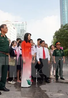 Triển lãm ảnh "Chủ tịch Hồ Chí Minh sống mãi trong lòng dân tộc Việt Nam"