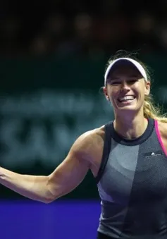 Caroline Wozniacki và Venus Williams hẹn nhau tại chung kết WTA Finals 2017