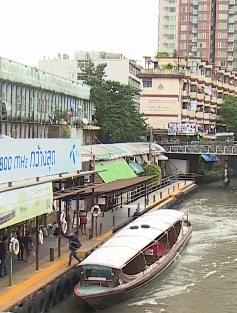 "Xe bus" trên sông ở Bangkok