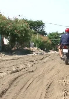 Xe tải phá nát đường giao thông tại TP Nha Trang