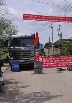 Đồng Nai: Người dân chặn đường xe ben vào mỏ đá