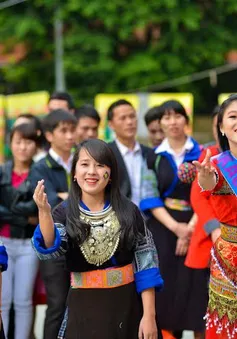 PTL Tết Mông xuống phố: Góc nhìn về giữ gìn bản sắc dân tộc