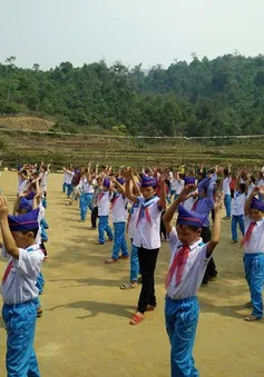 Cung đường gian nan và câu chuyện cổ tích cõng con chữ lên bản tại xã biên giới Tri Lễ
