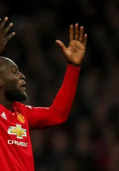 Lukaku ngượng ngùng thừa nhận bản thân "chân gỗ"