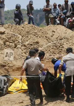 Nhiều khó khăn trong cứu hộ, cứu trợ sau động đất tại Indonesia