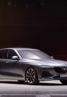 Bạn bè quốc tế trầm trồ trước màn ra mắt xe Vinfast tại Paris Motor Show